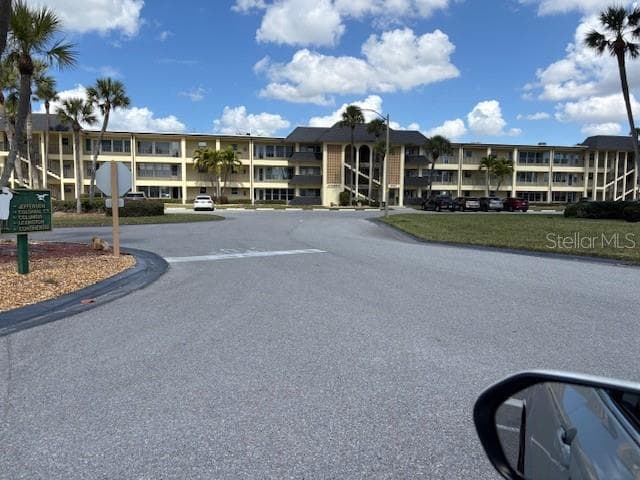 4700 Cove Circle 203