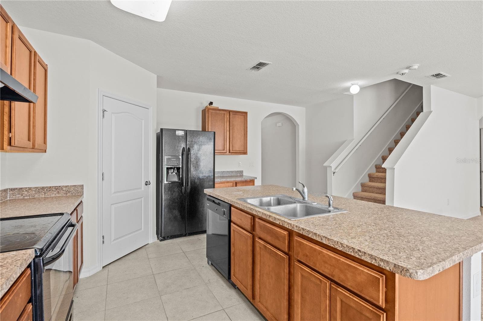 817 Sheen Circle photo 05