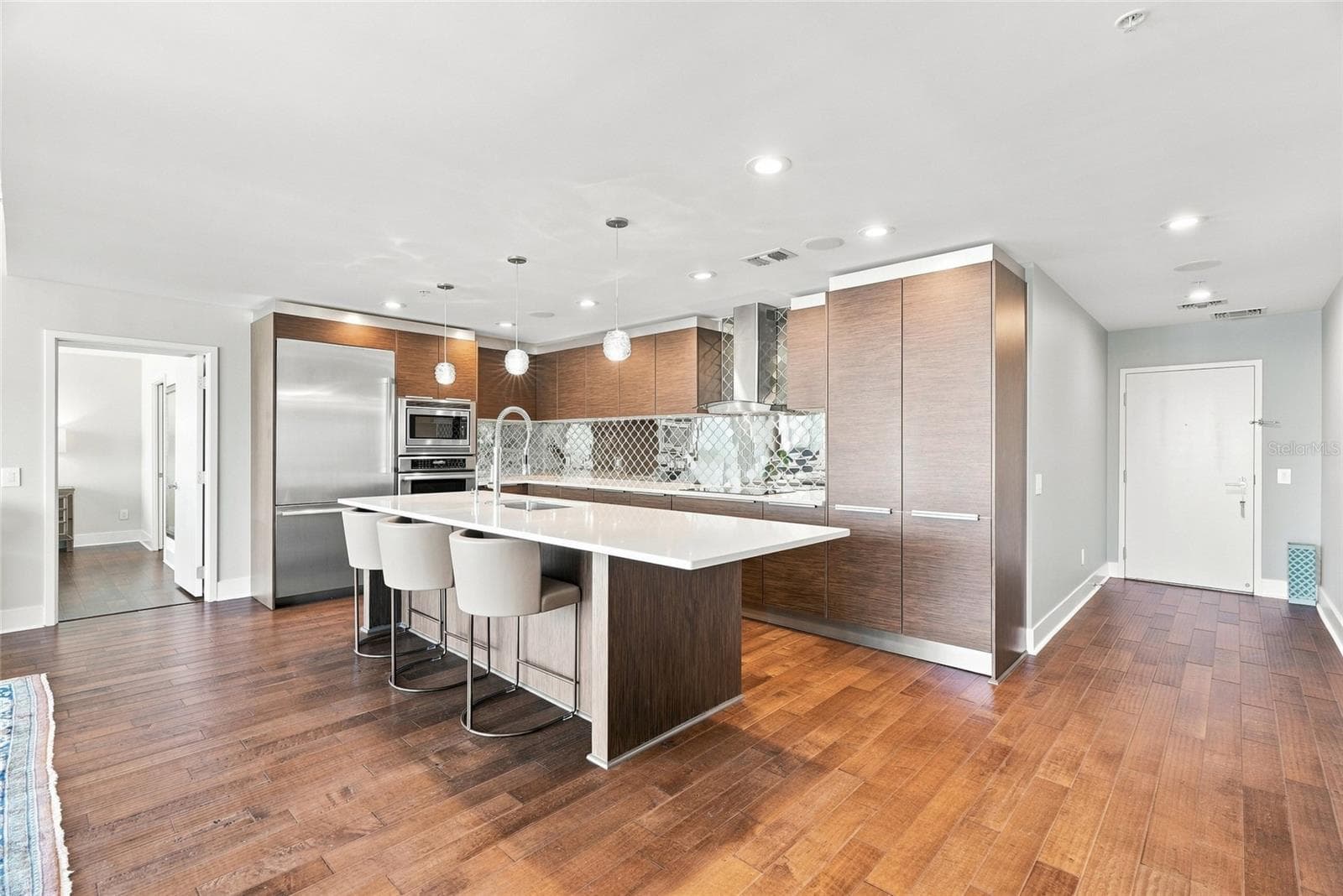 175 1st Street S 2701 photo 05