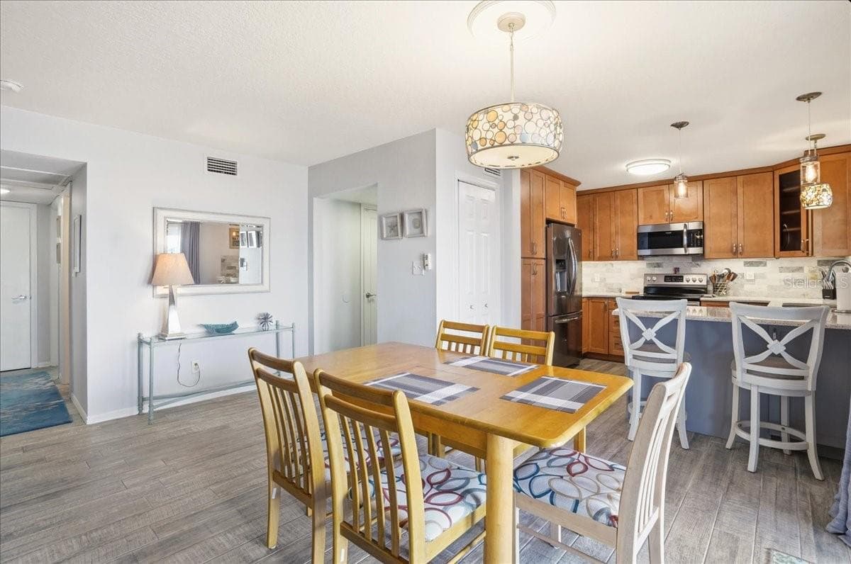 205 Pompano Drive SE B photo 07