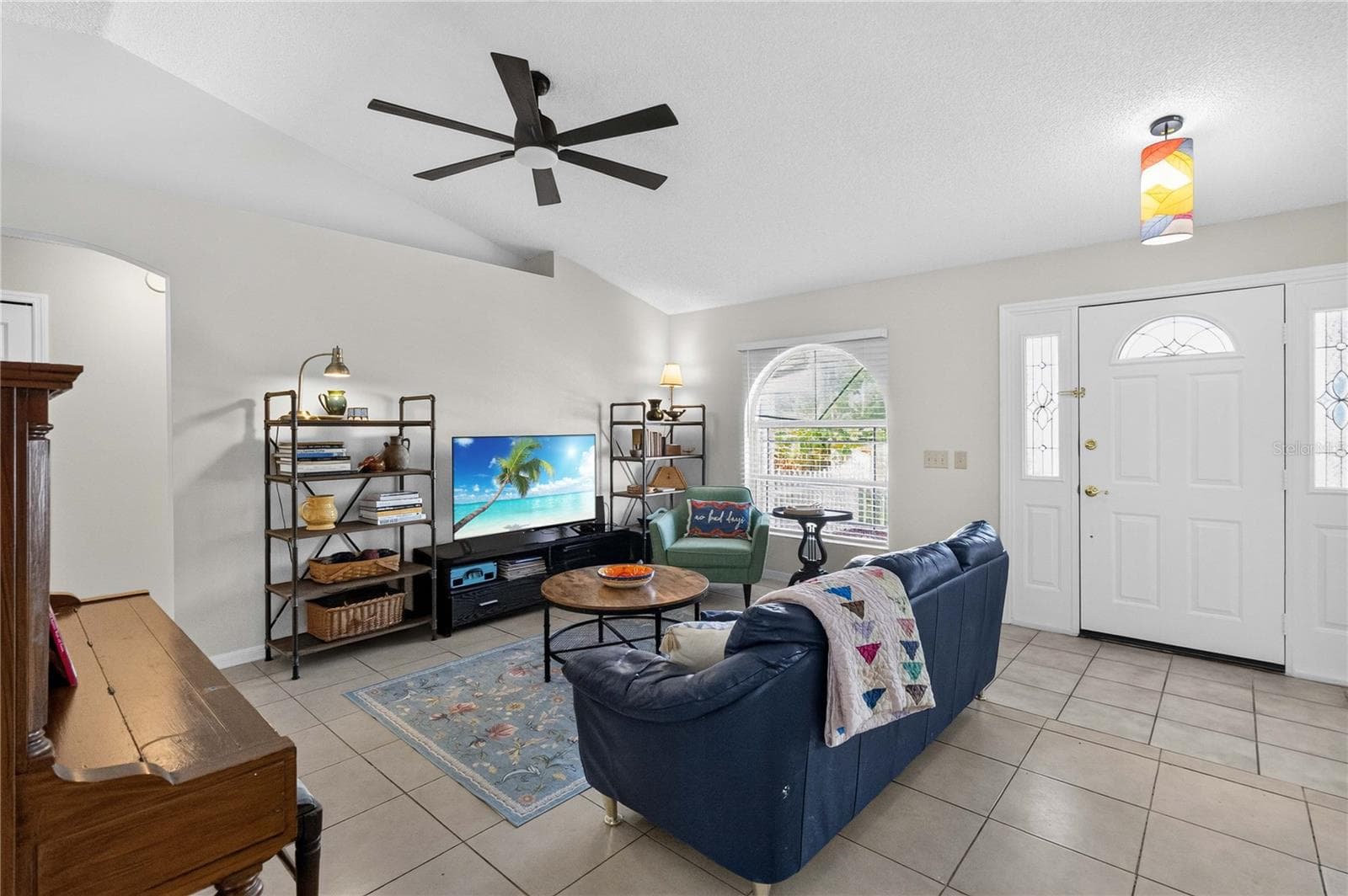 2562 Travida Drive photo 06