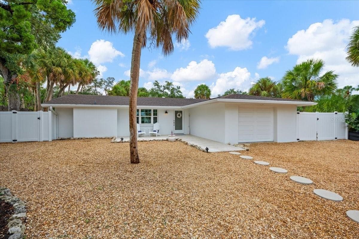 5125 Sandy Beach Avenue photo 02