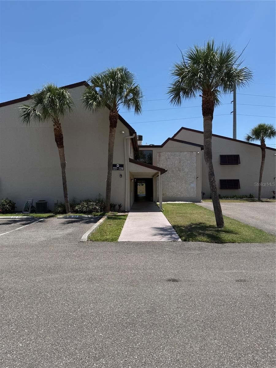 7273 Cloister Drive 121
