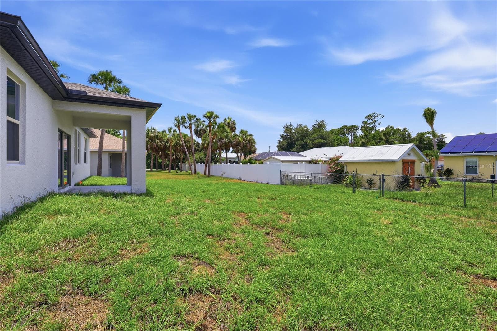 1211 S San Mateo Drive photo 05