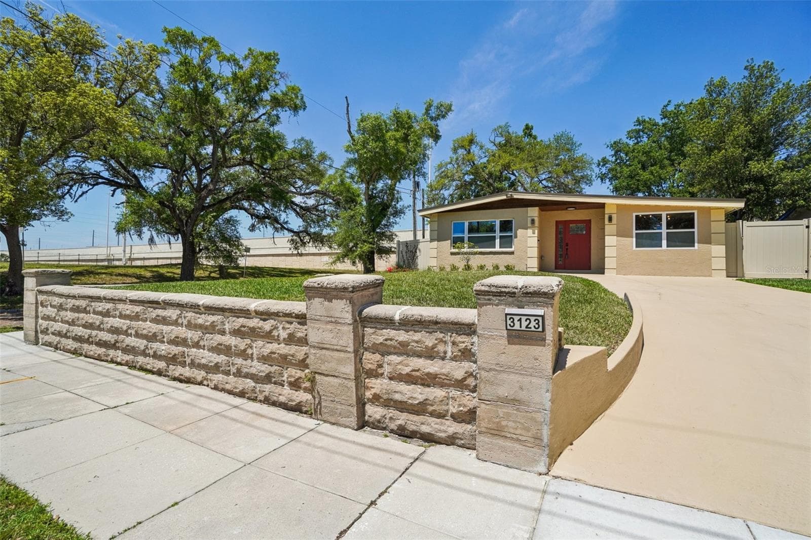 3123 W La Salle Street photo 02