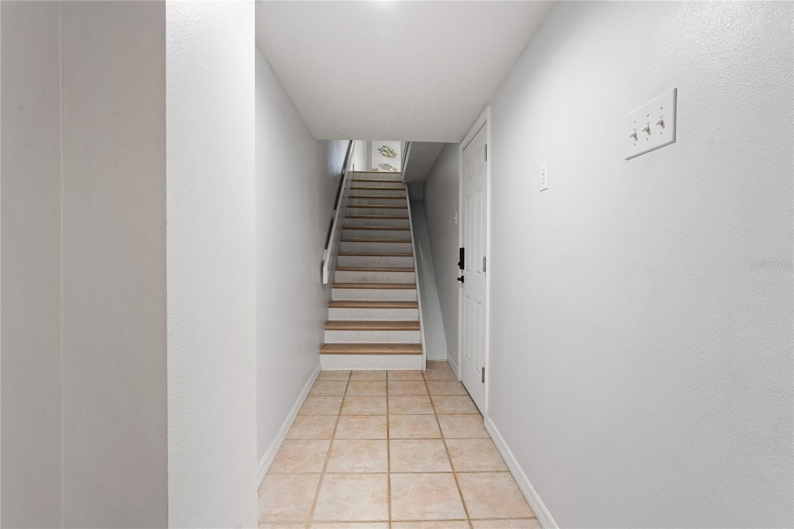 120 1st Street E 108 photo 05