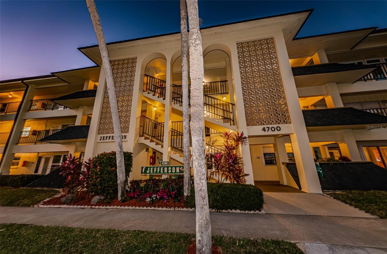 4700 Cove Circle 110