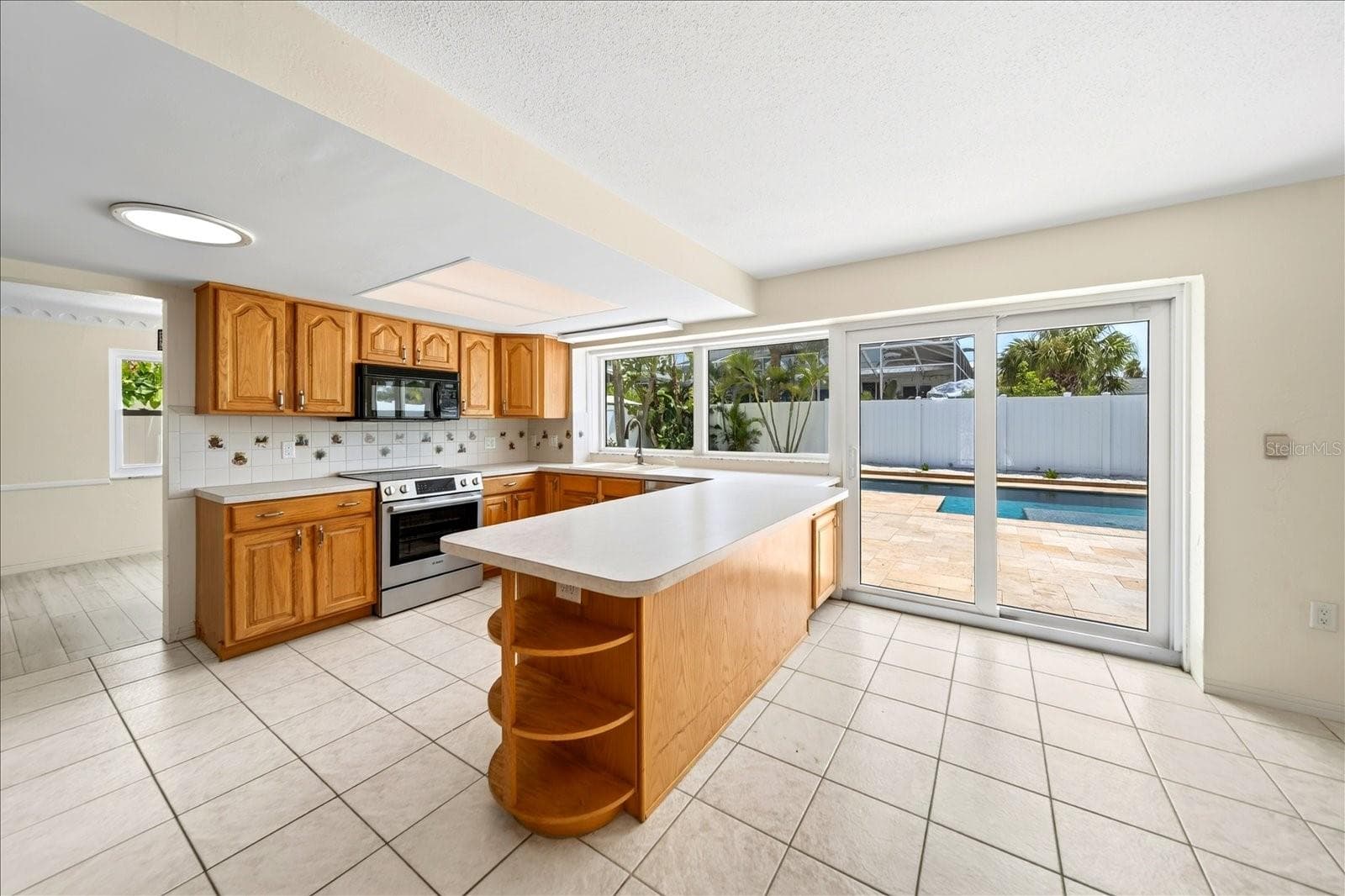 230 N Tessier Drive photo 03
