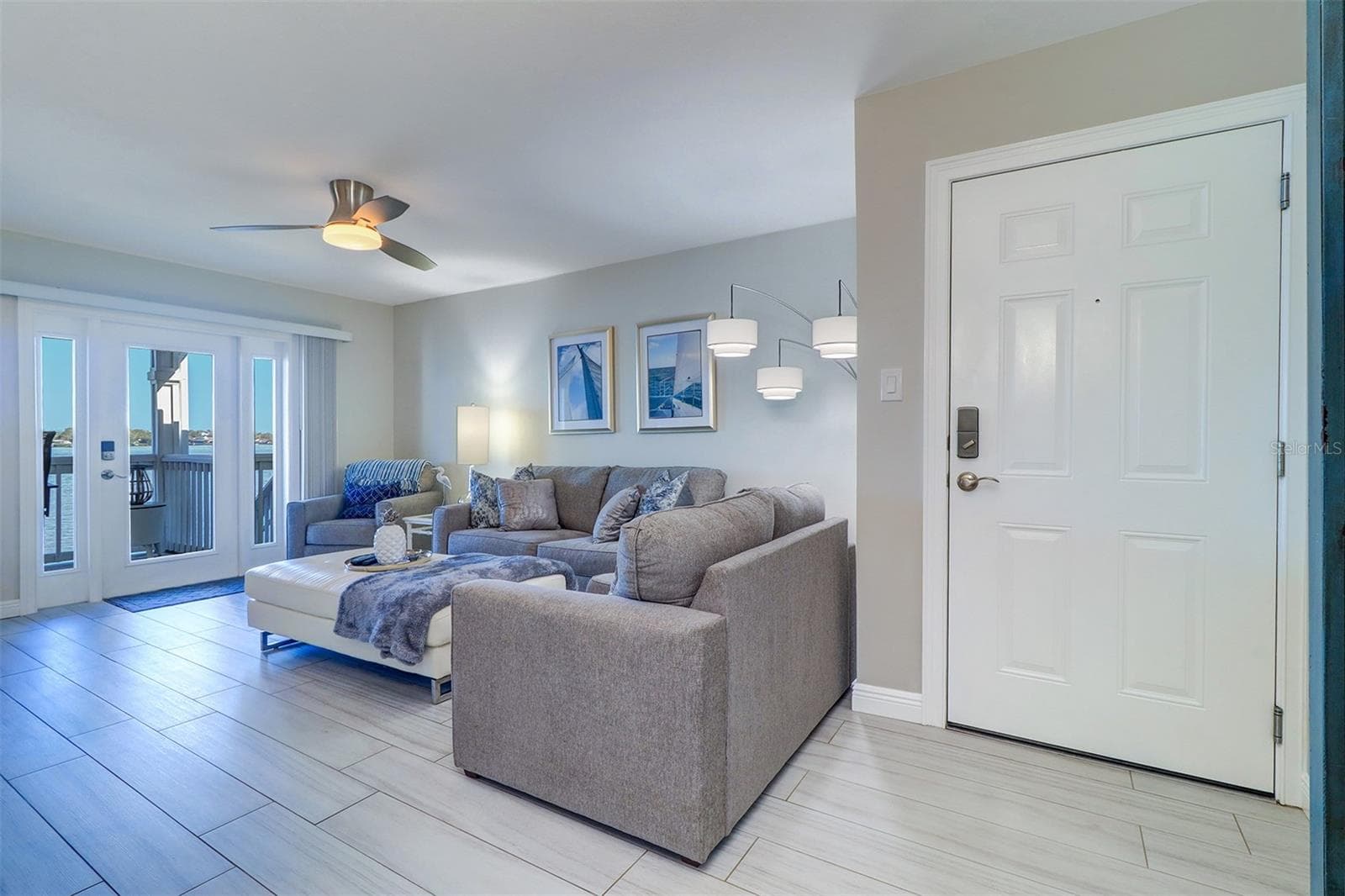 225 Pompano Drive SE C photo 05
