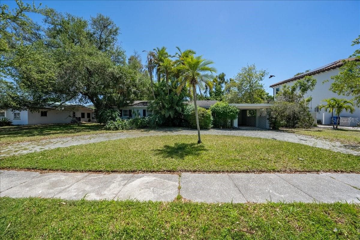 459 Bayview Drive NE photo 02