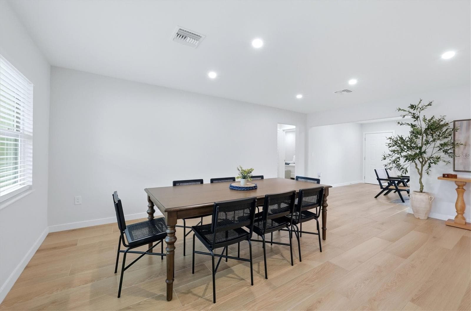 4411 Beneva Road photo 03