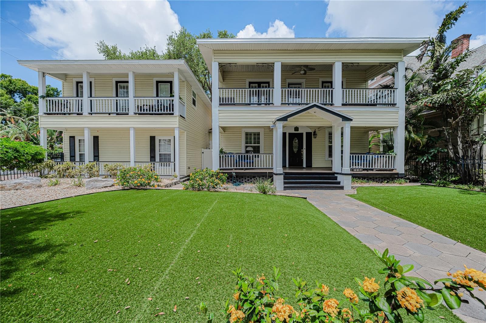 732 and 732 1/2 NE Oak Street