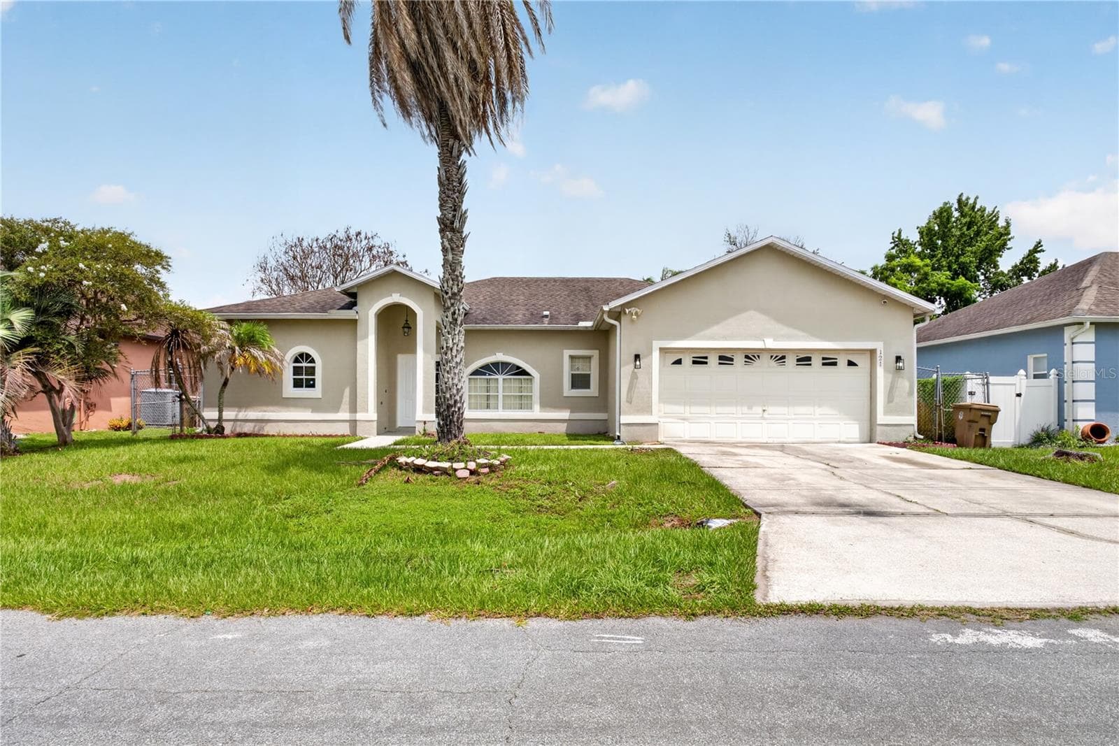 121 Aurelia Court photo 02