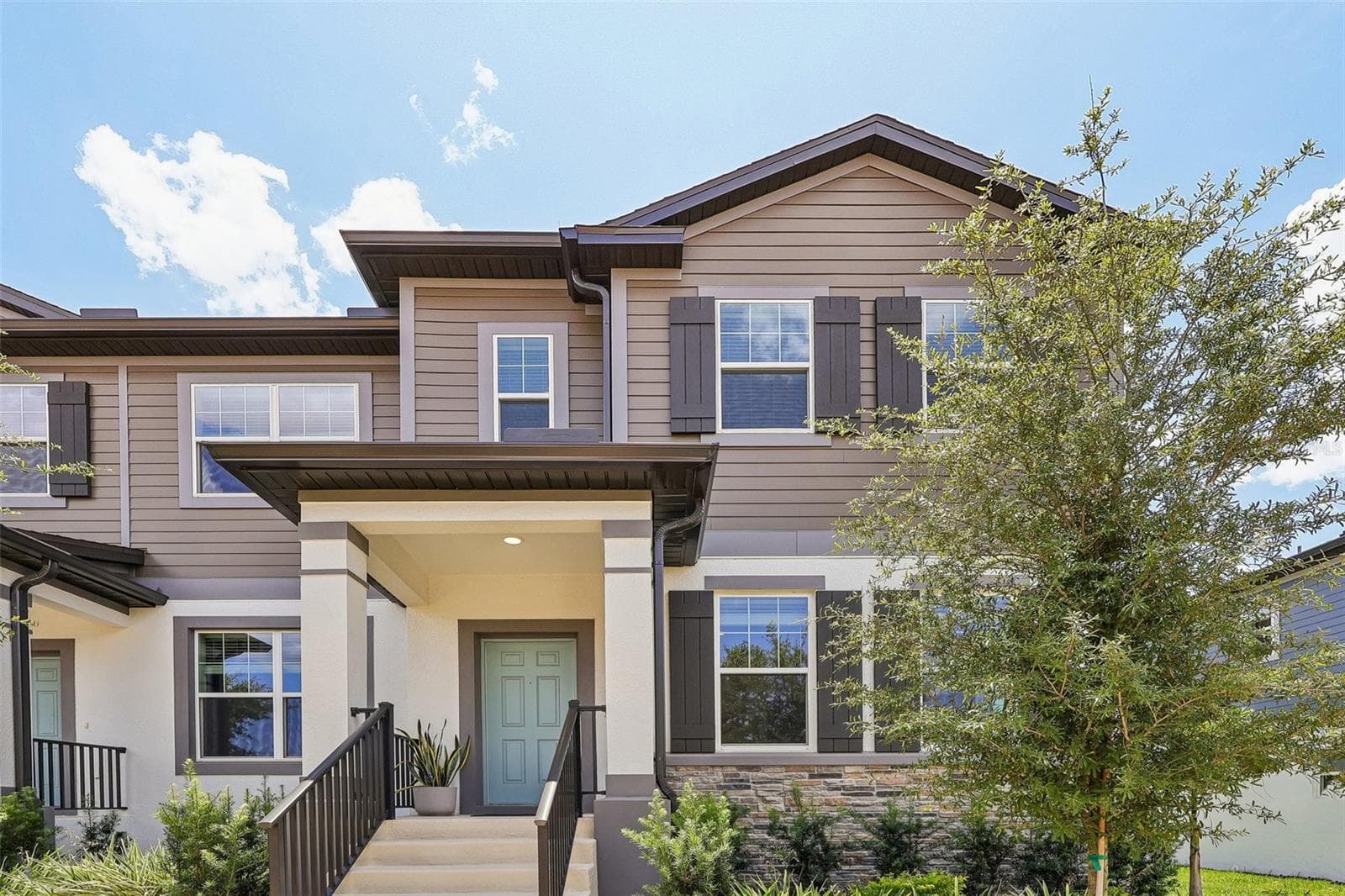 Ovation waterfront community