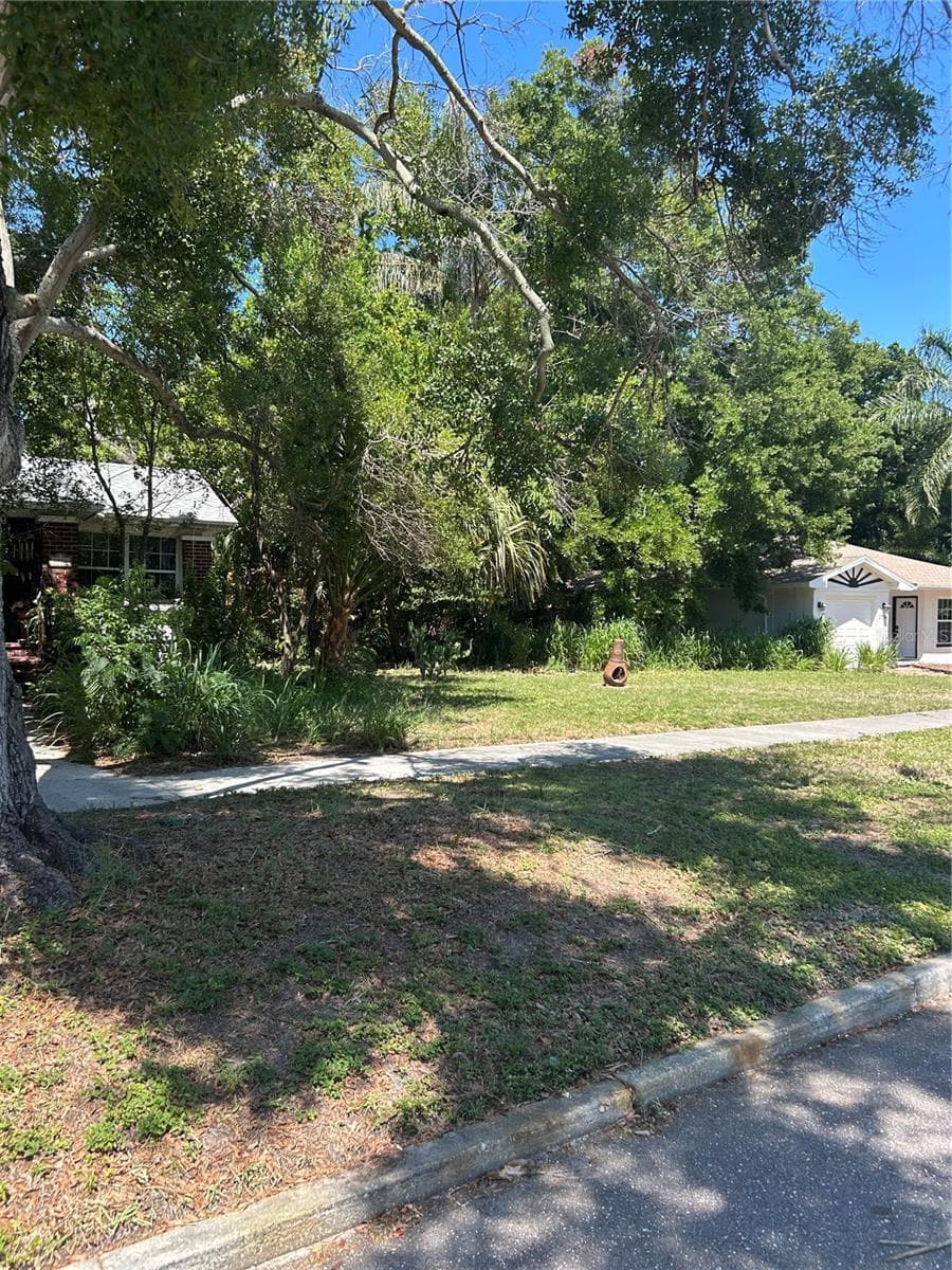 2720 Bayside Drive S photo 03