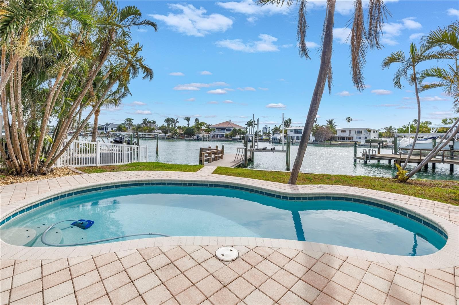 10128 Yacht Club Drive photo 03