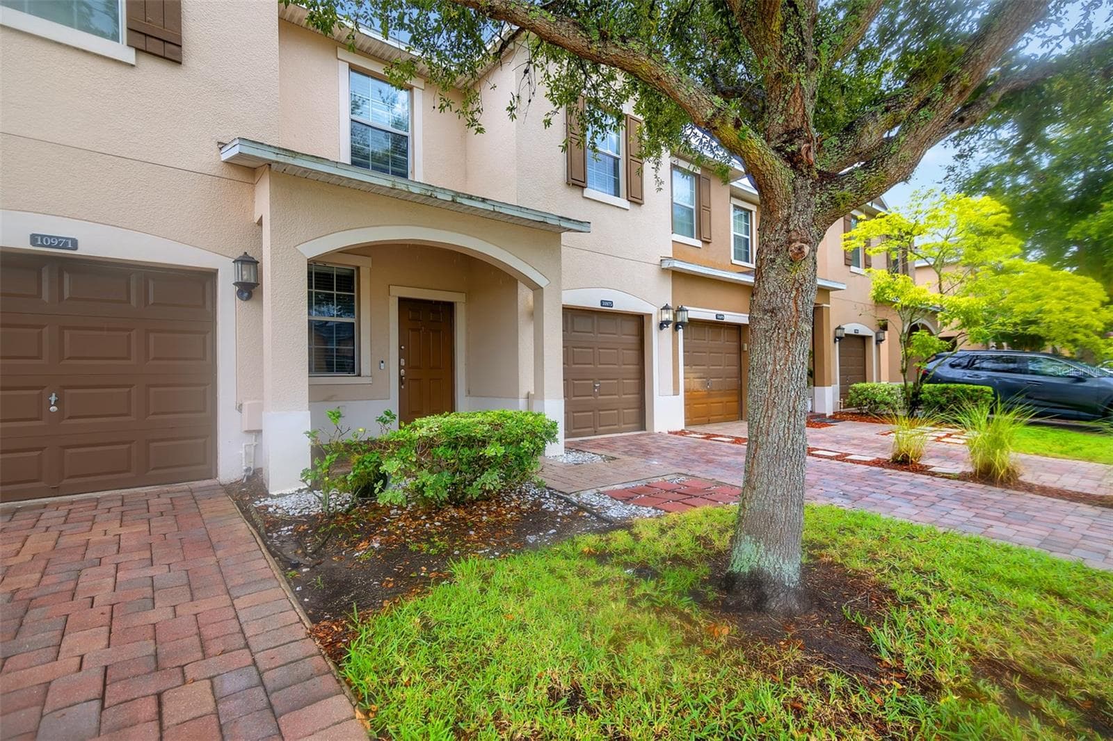 10975 Savannah Landing Circle photo 03