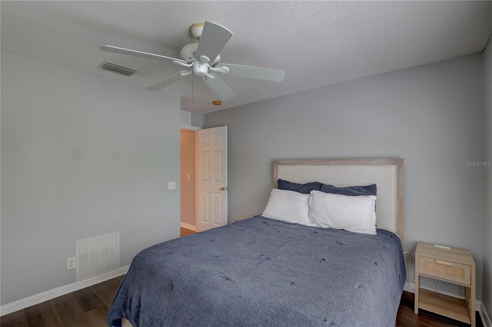 9516 Charlesberg Drive photo 05