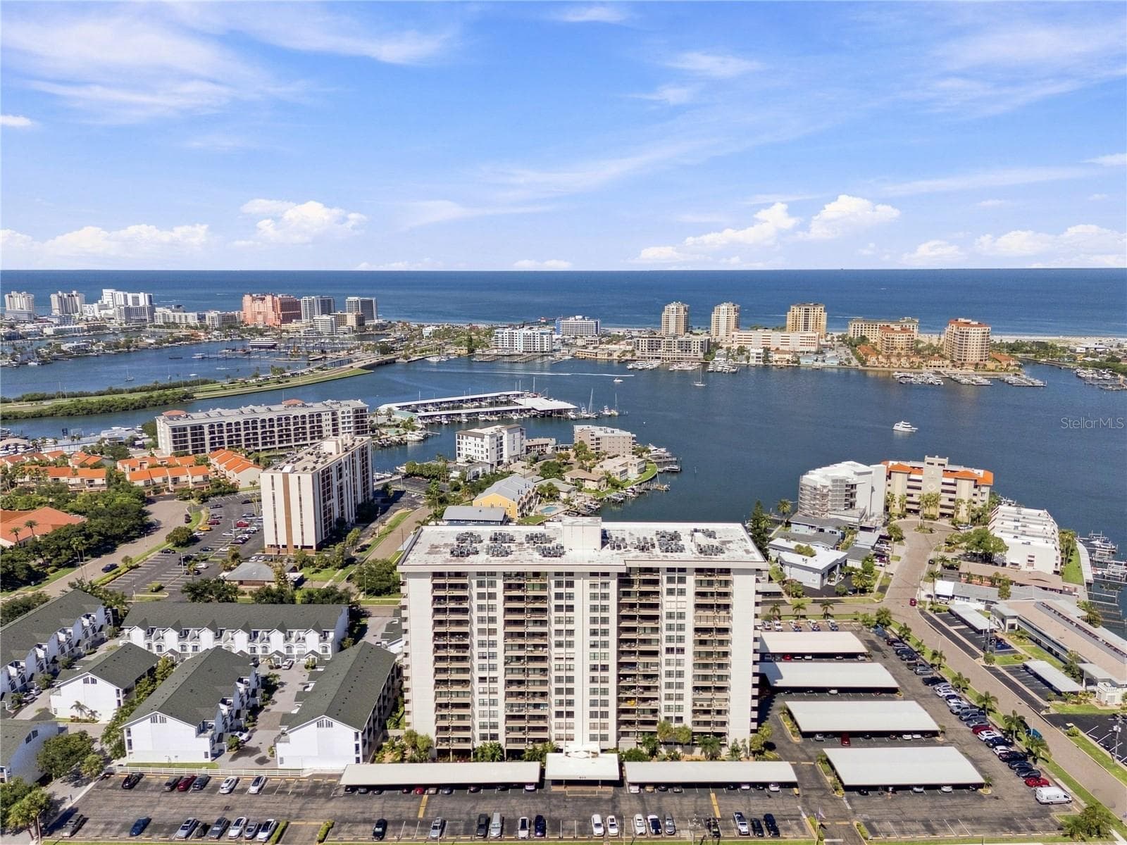 400 Island Way 411
