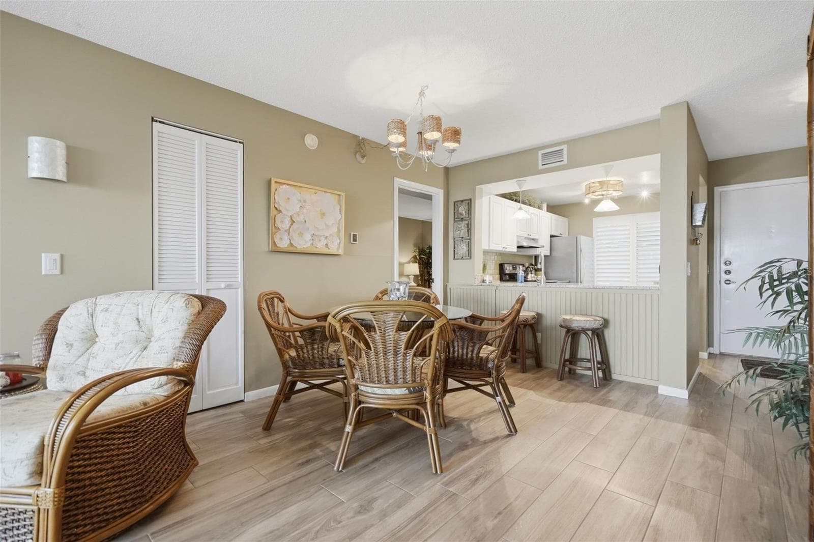 6104 Palma Del Mar Boulevard S 112 photo 07