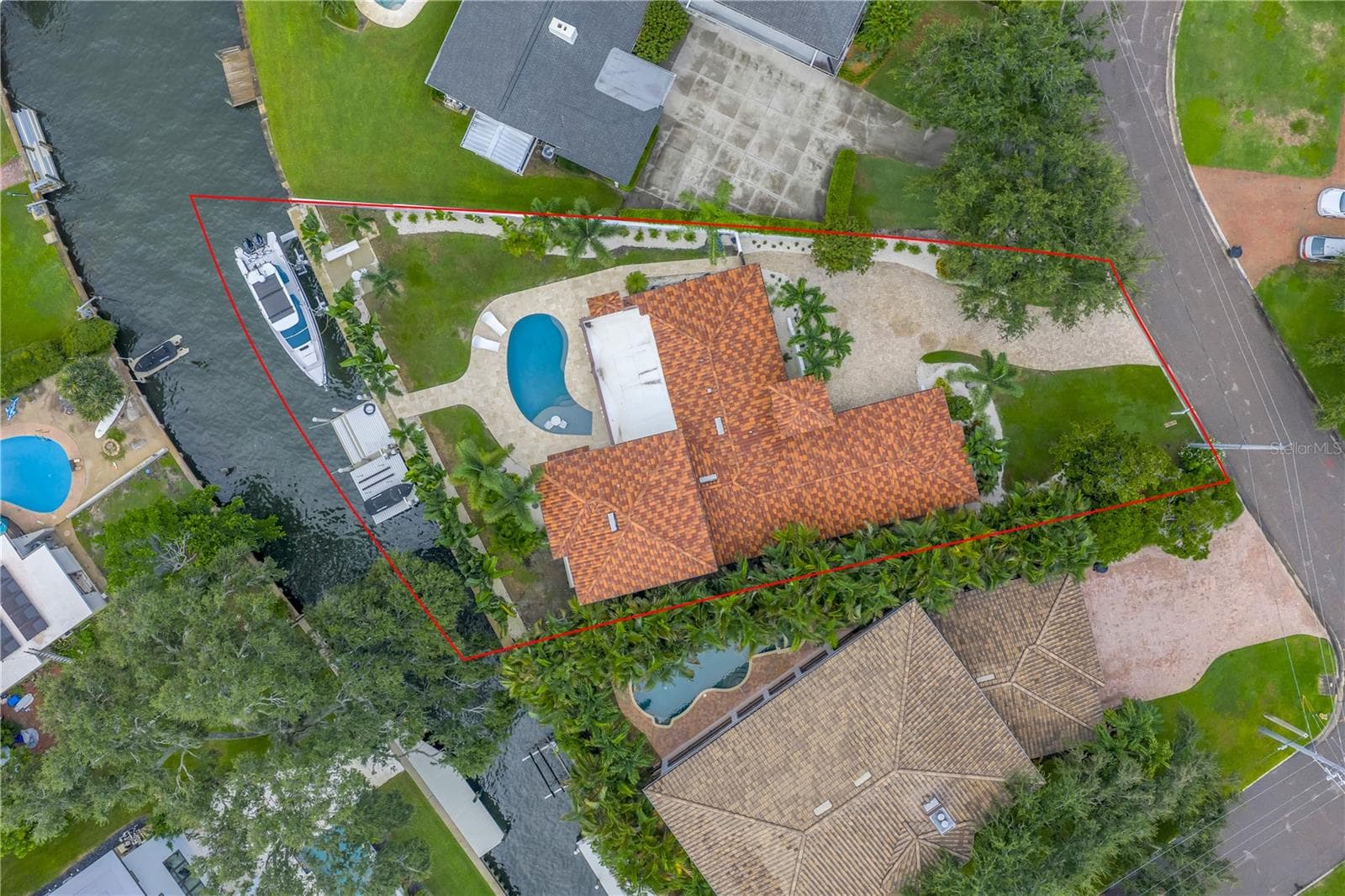 145 Bay Point Drive NE photo 04