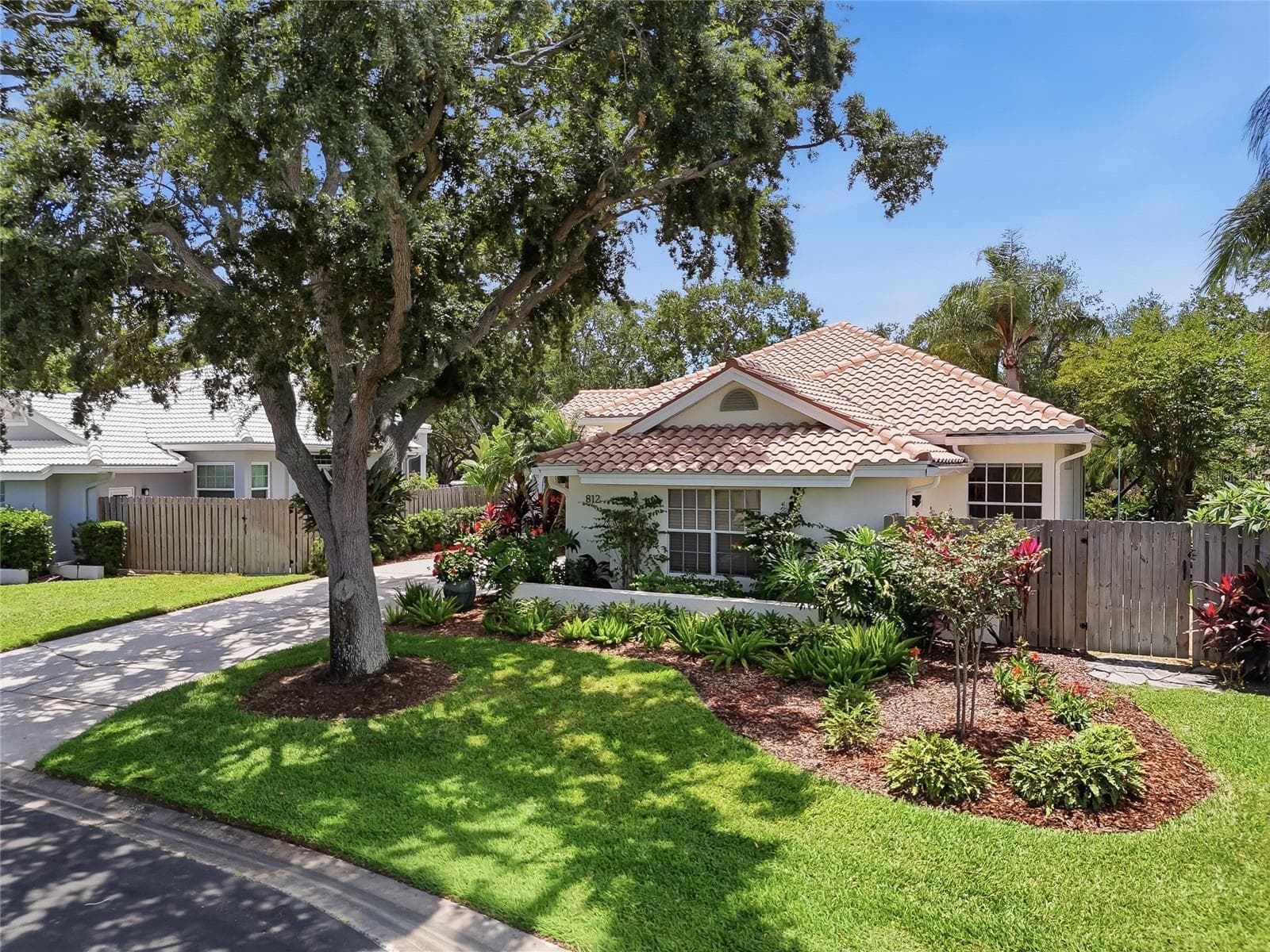 812 Live Oak Terrace NE