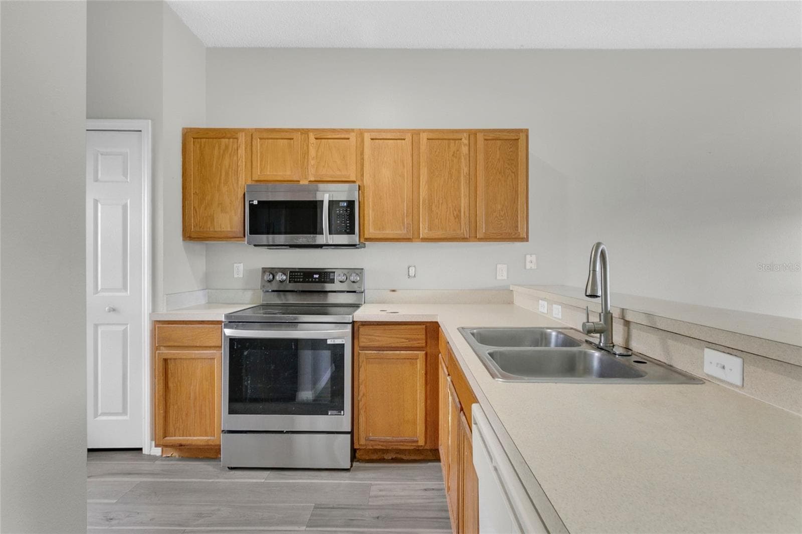 1748 Fritwell Court photo 07