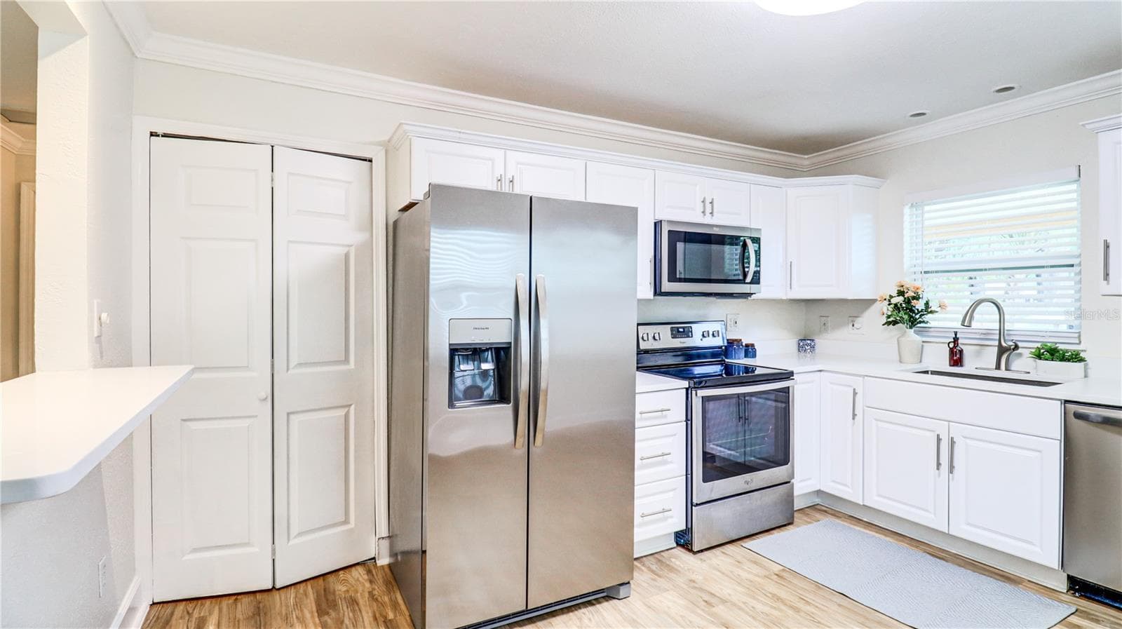 8110 Diagonal Road N photo 05