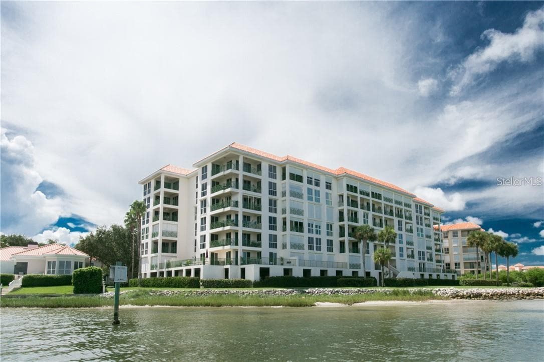 4717 Dolphin Cay Ln S #507 photo 01