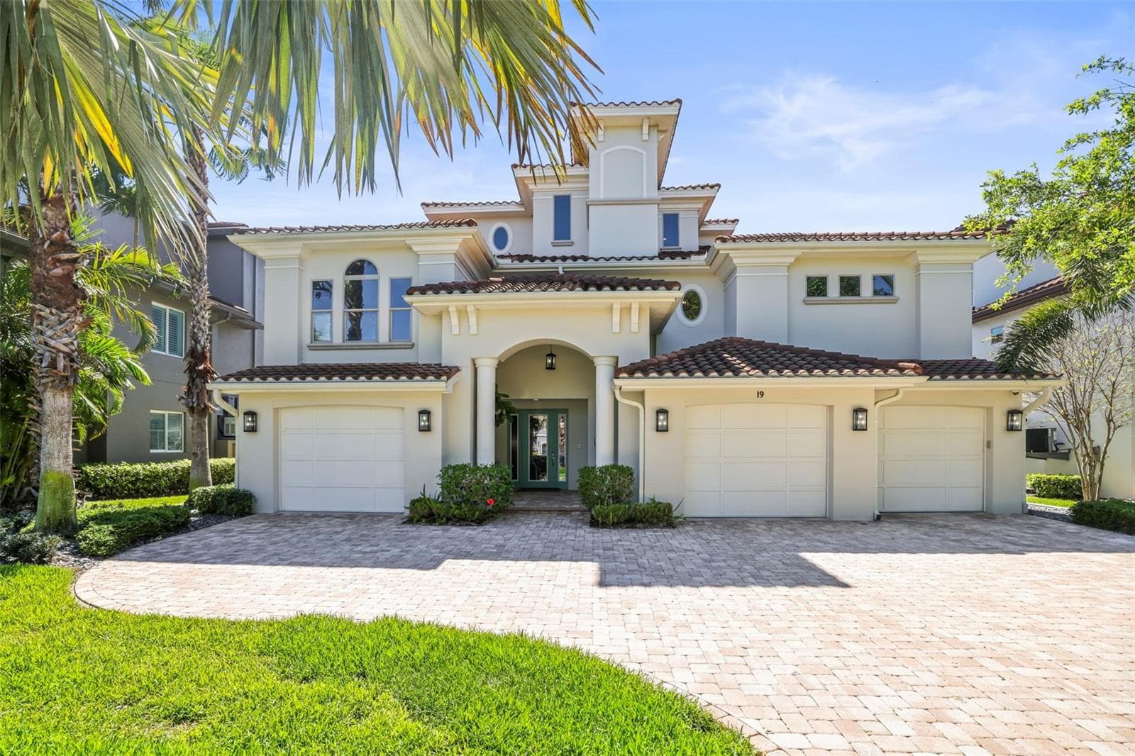 19 Bayfront Court S photo 02