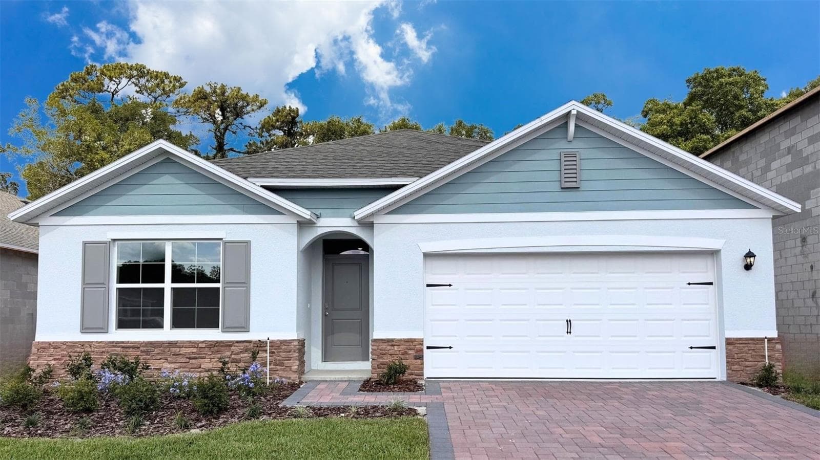 495990 Gull Drive