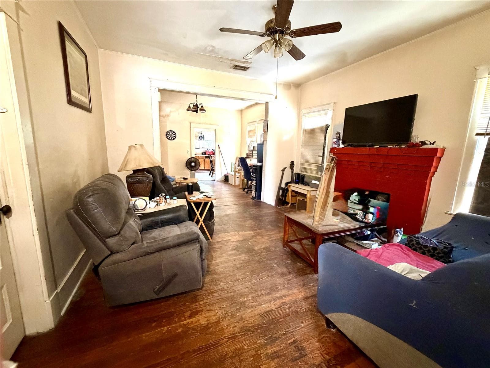 209 Avenue C NE photo 04