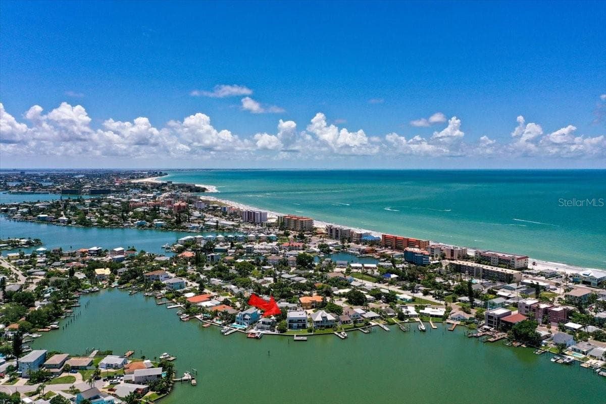 14077 N Bayshore Drive photo 02
