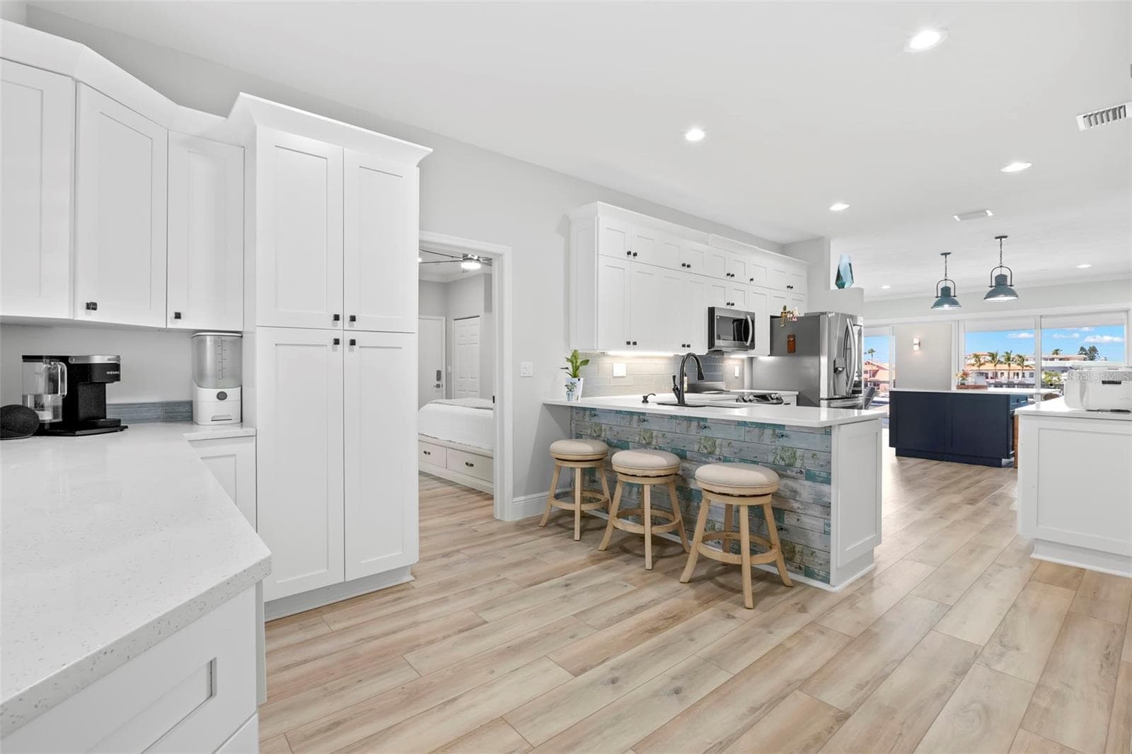 1100 Pinellas Bayway S I4 photo 05