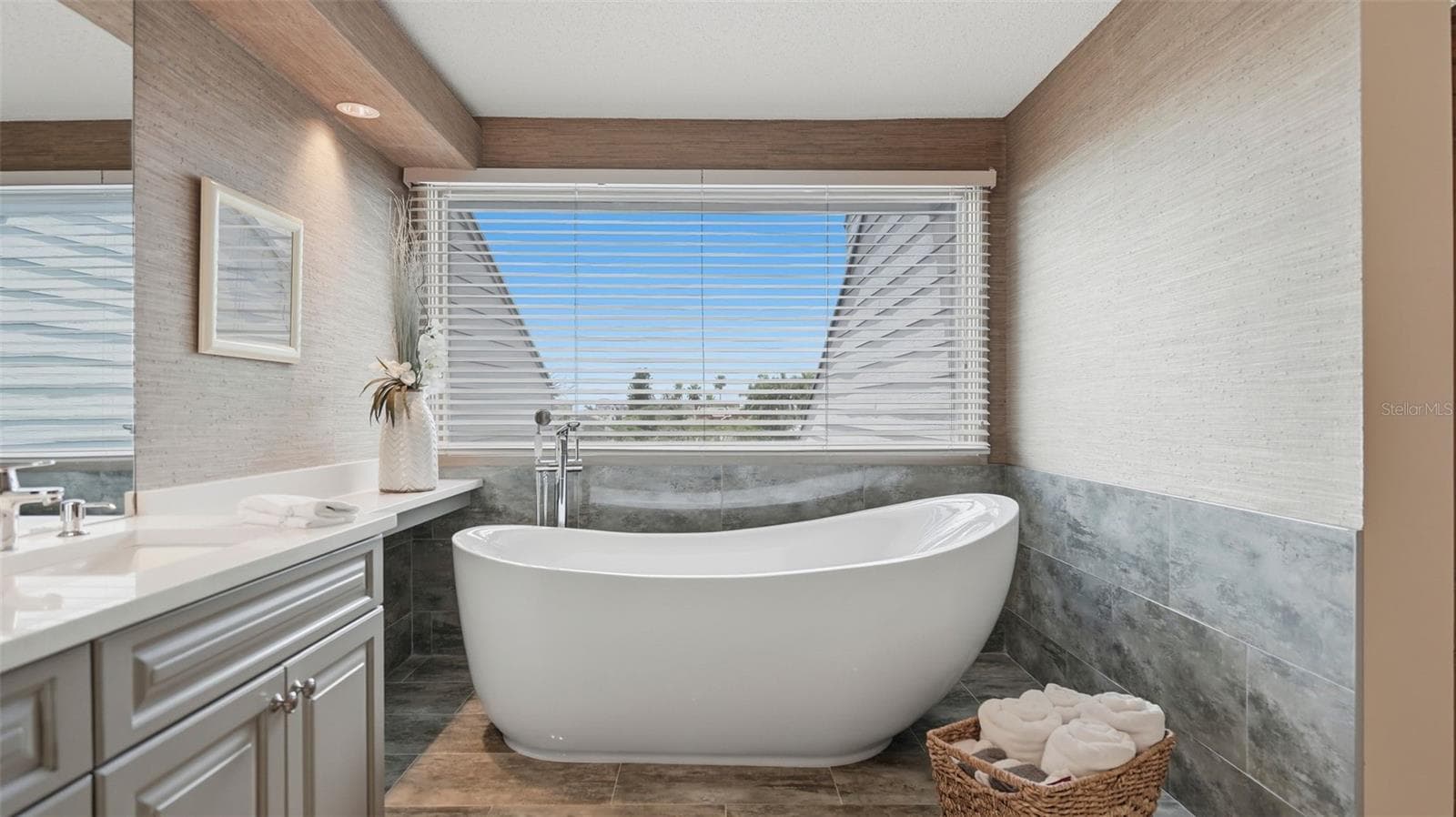 910 Pinellas Bayway S 201 photo 06