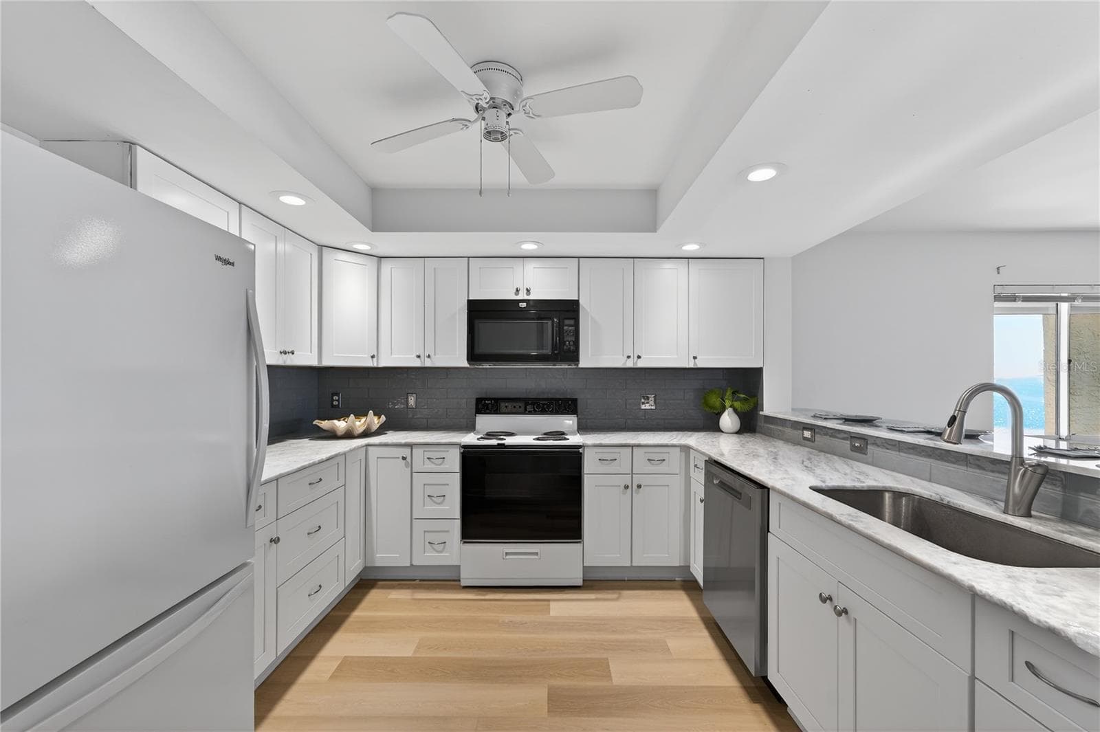 138 1st Street E 302 photo 04