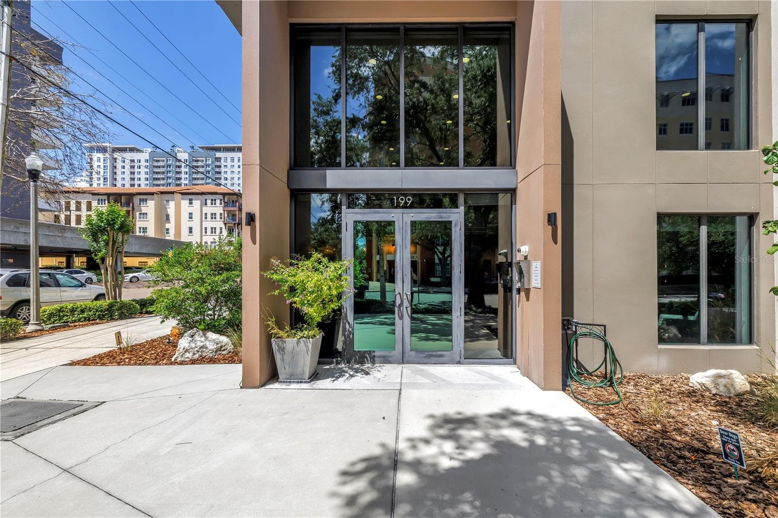199 Dali Boulevard 902 photo 02