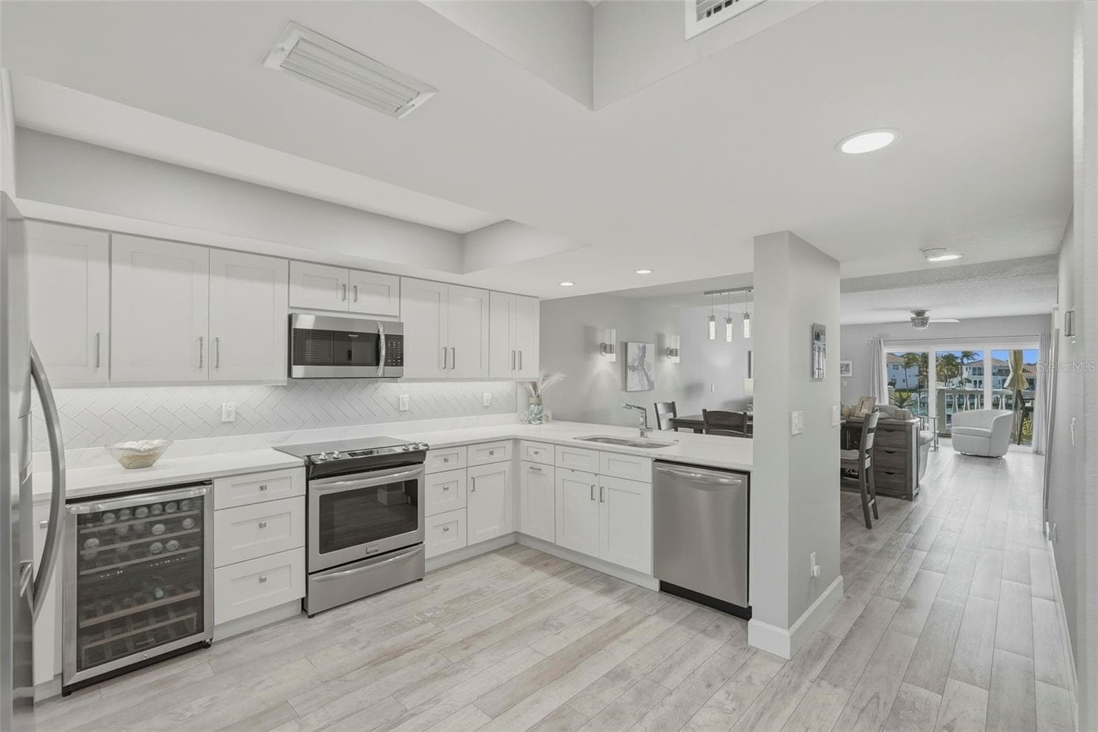 544 Pinellas Bayway S TH13 photo 06