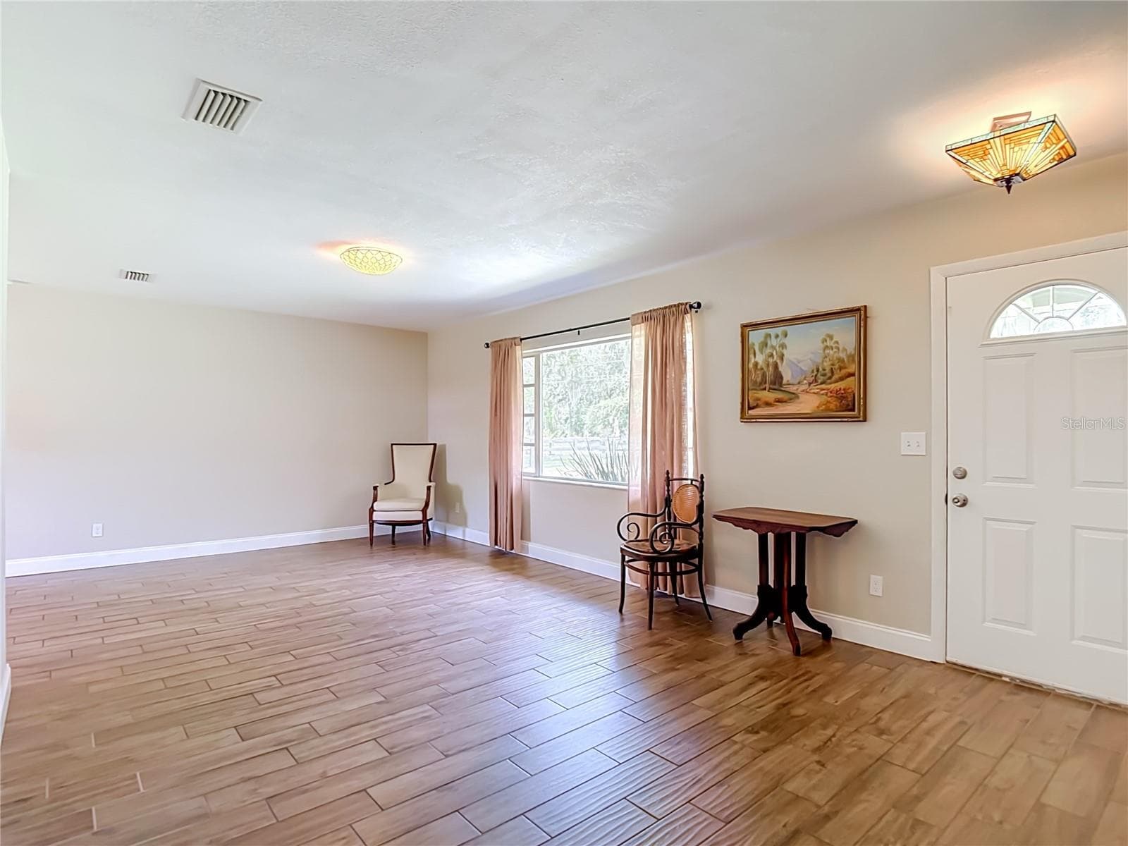 1644 W Socrum Loop Road photo 07