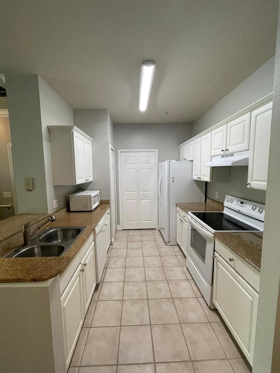 142 Southern Pecan Circle 204 photo 04
