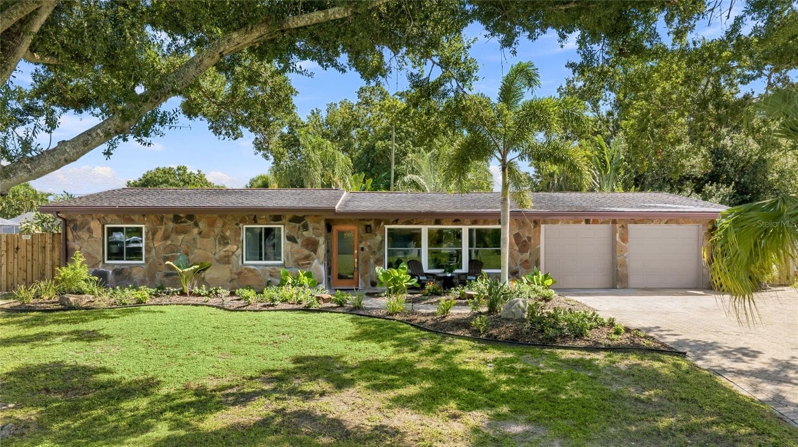 2630 Sunnybrook Drive photo 03