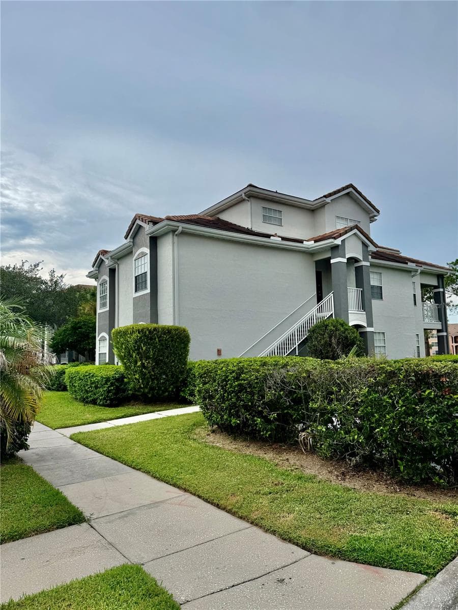 14049 Fairway Island Drive 124
