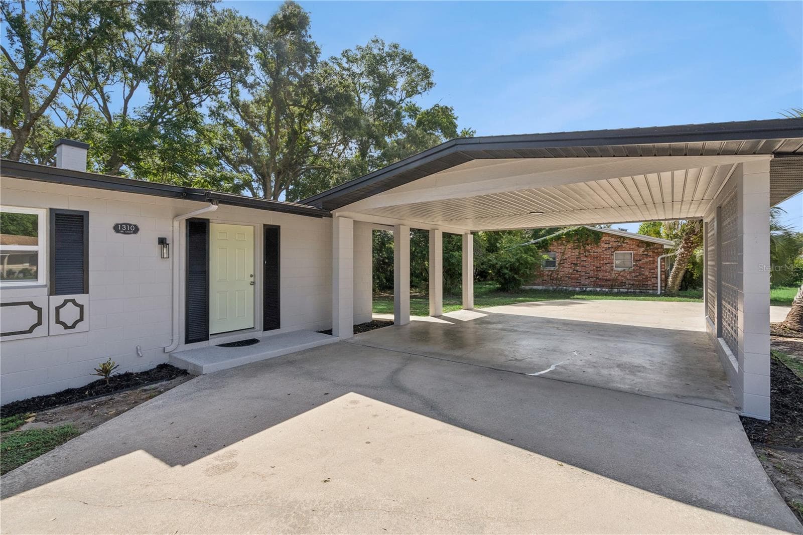 1310 Lee Court photo 04