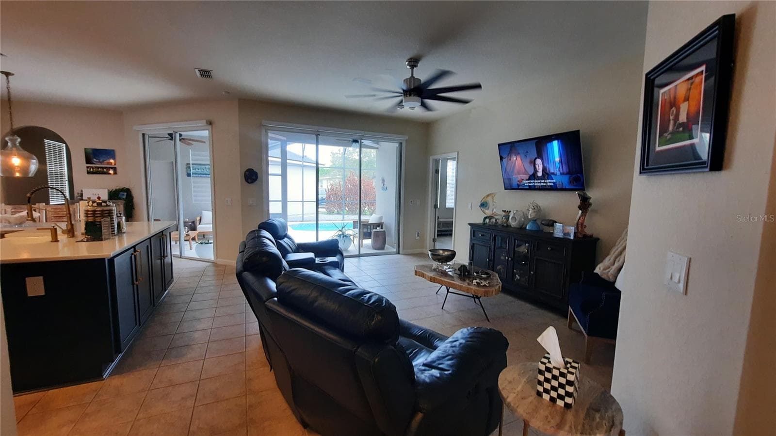 4959 Thames Street E photo 04