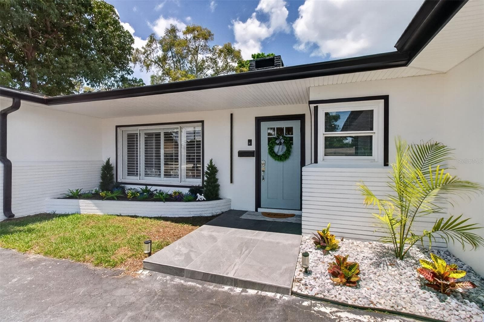 1714 Indian Rocks Road photo 05