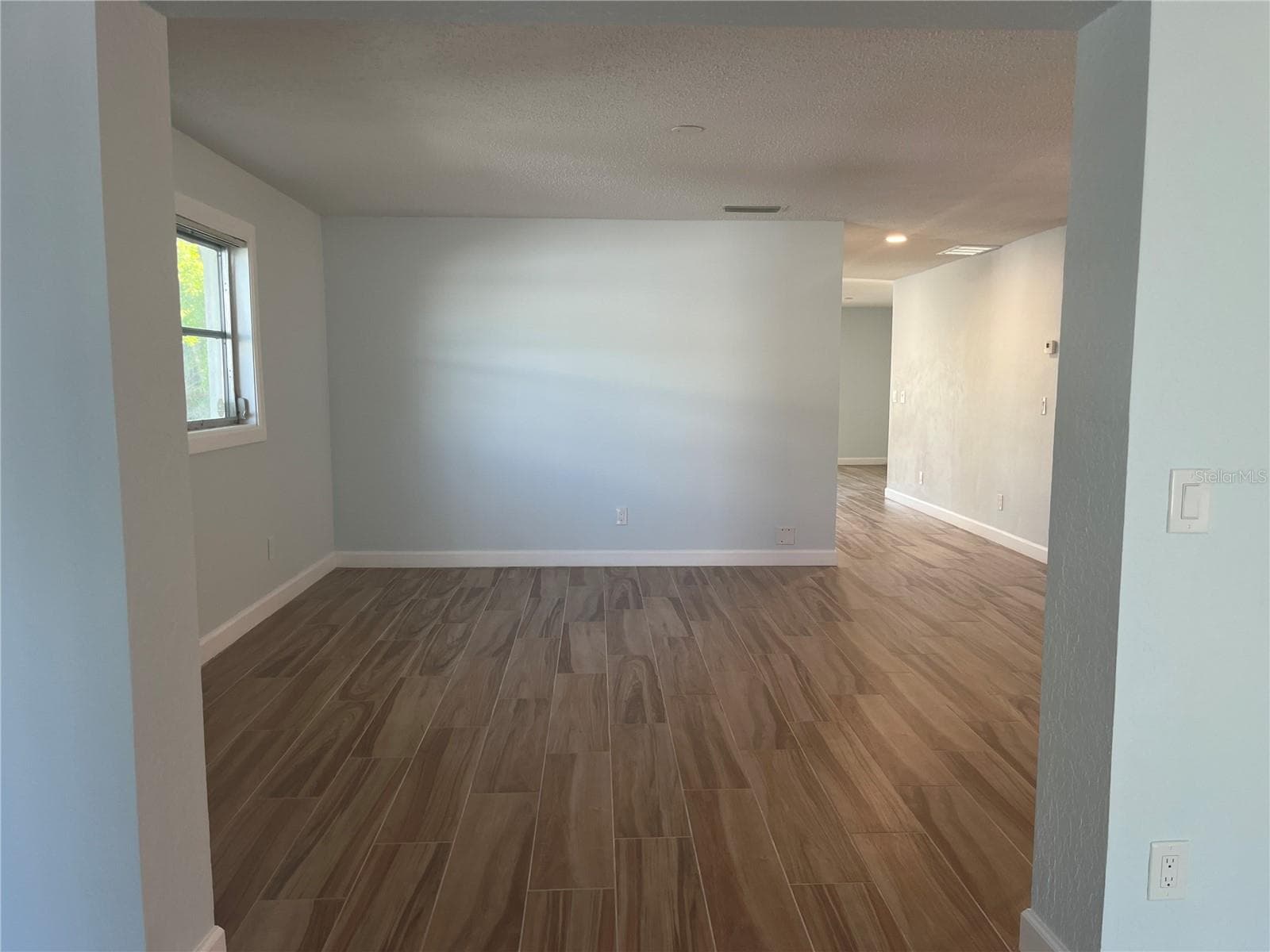 307 La Hacienda Drive photo 05