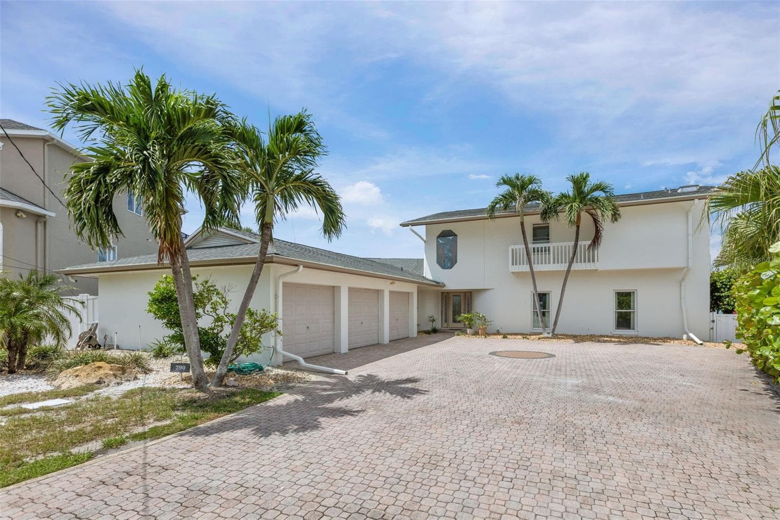 290 Bayside Drive photo 03