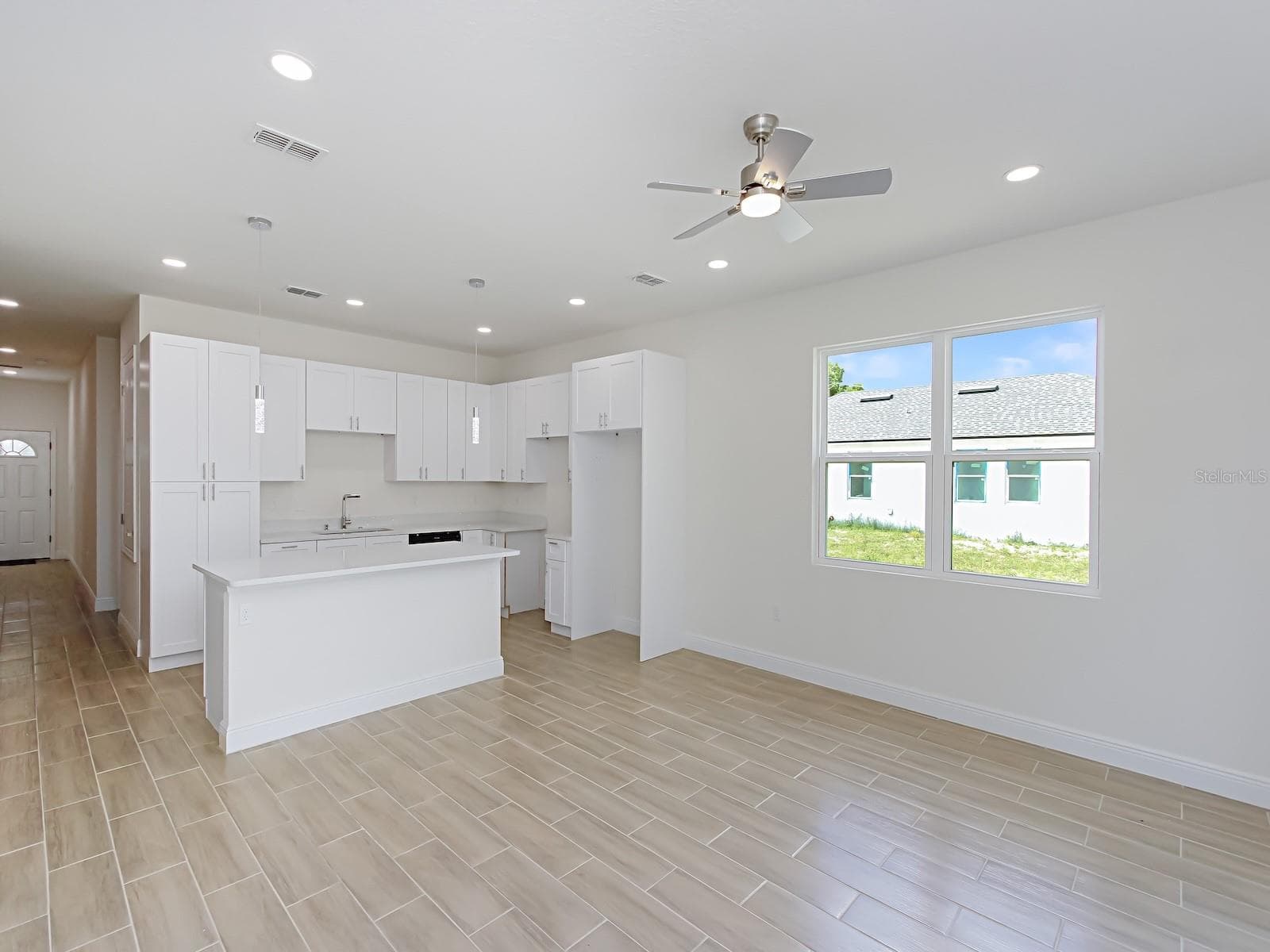 1216 S Pomegranite Avenue photo 03
