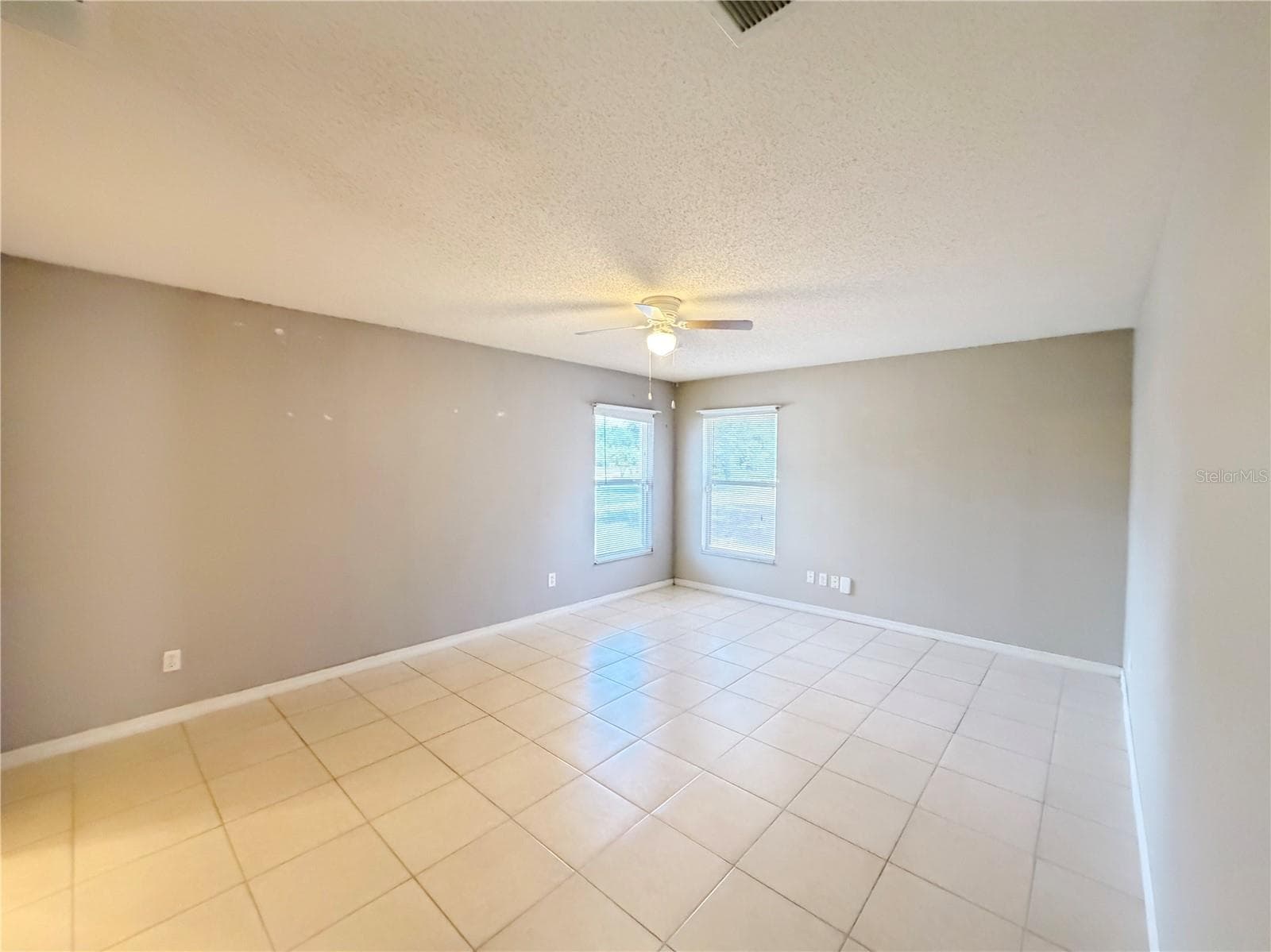 1104 Stratton Avenue photo 07