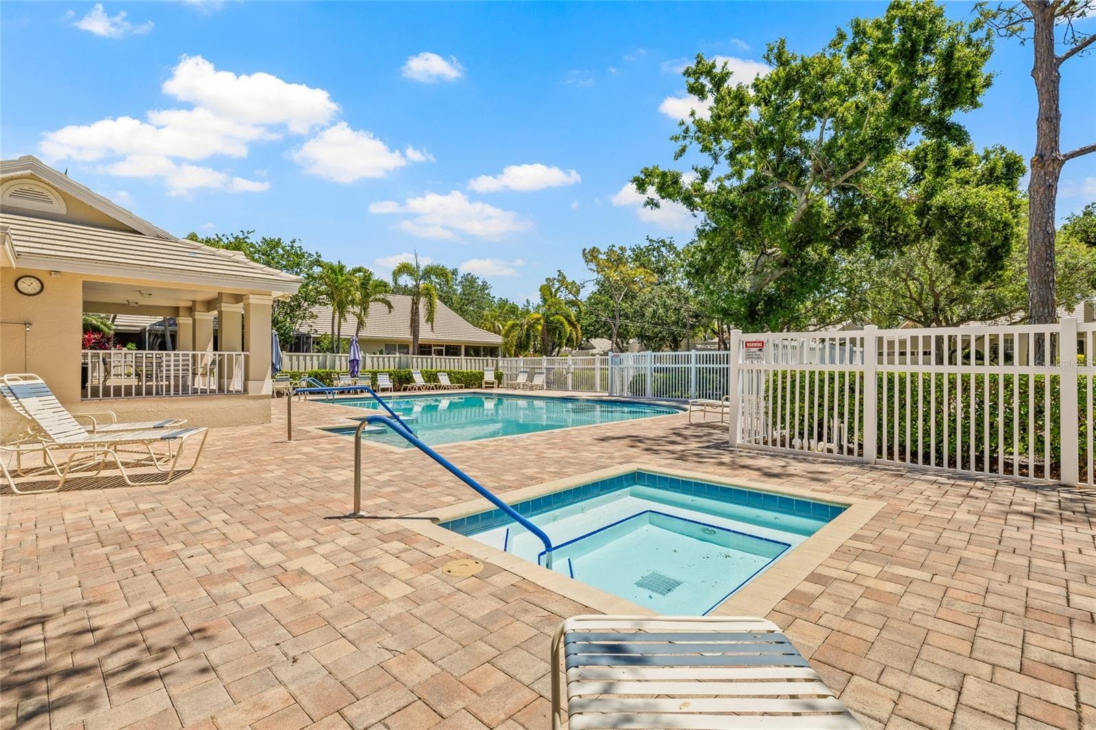 476 Santa Cruz Place NE C photo 02